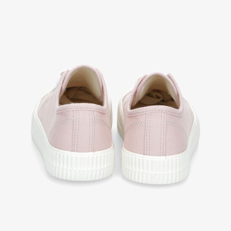 Stylische pastellrosa Sneaker mit komfortabler Passform und weißer Sohle aus der Rückansicht.