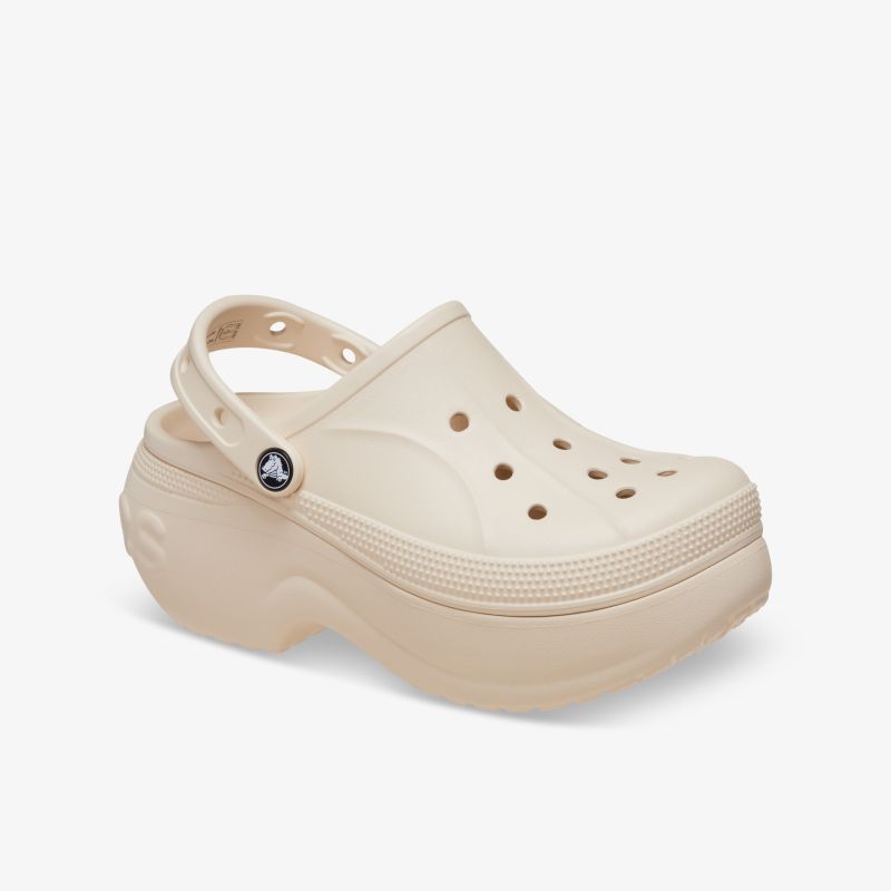 Beiger Clog mit Belüftungslöchern, leicht und bequem, ideal für Alltag und Freizeit