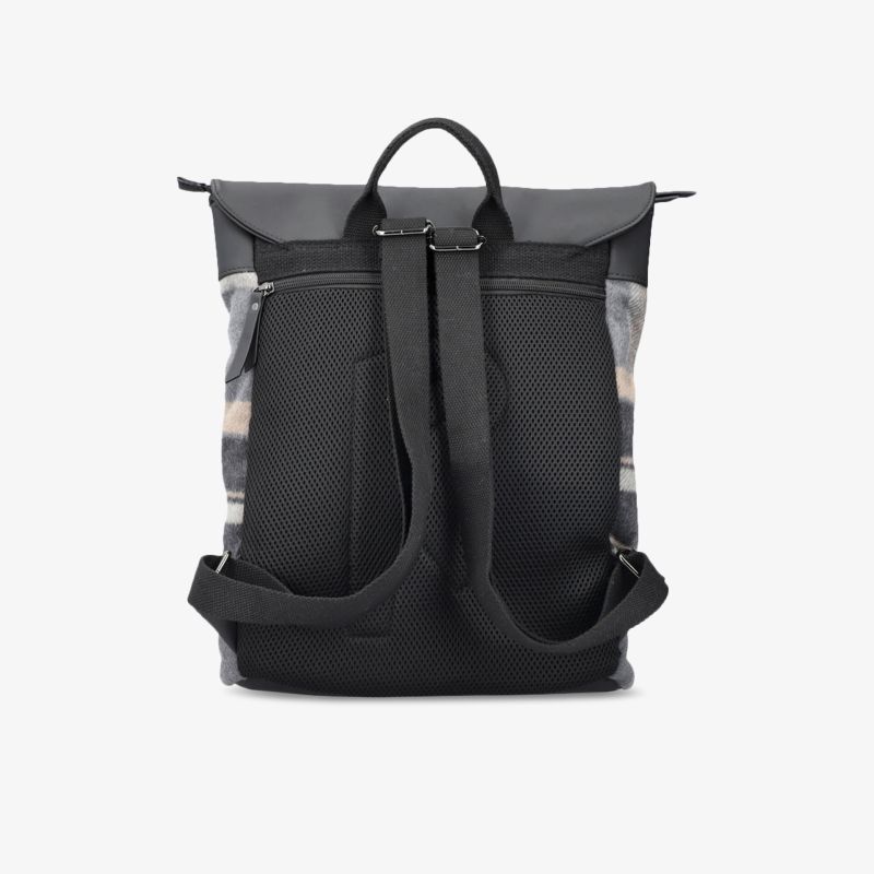 Moderner, robuster Rucksack mit verstellbaren Trägern und großem Stauraum, Rückansicht.