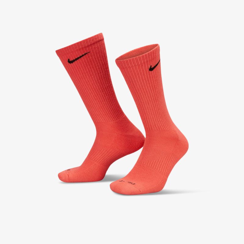 Rote, sportliche Socken mit schwarzem Logo für Komfort und lange Haltbarkeit