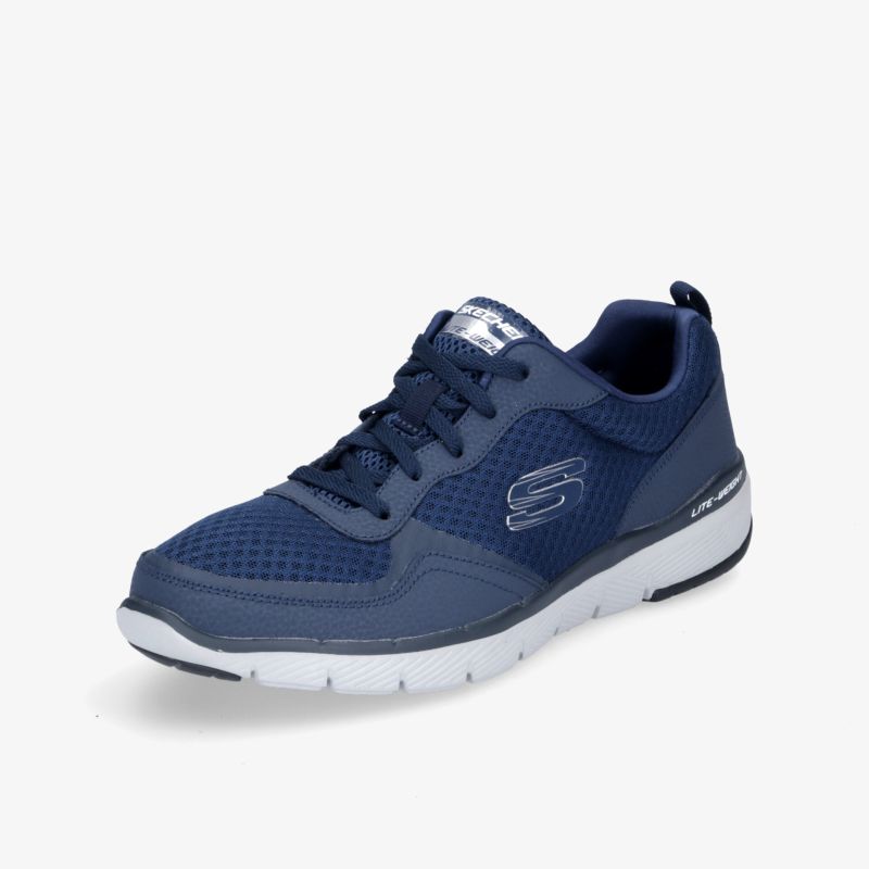 Sportlicher blauer Sneaker mit atmungsaktivem Mesh-Obermaterial und rutschfester Sohle für optimalen Komfort.