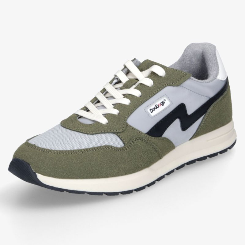 Sportlicher Sneaker mit atmungsaktivem Material, bequemer Passform und robuster, rutschfester Sohle