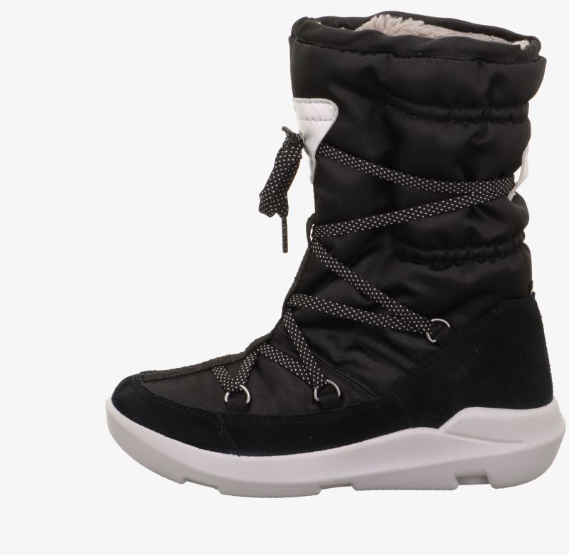 Schwarzer Winterstiefel mit robuster Sohle und warmer Fütterung. Perfekt für kalte Wintertage.