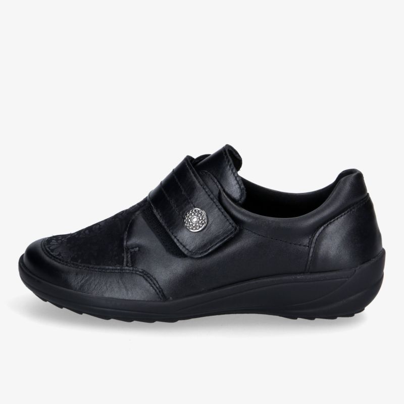 Bequemer schwarzer Lederschuh mit Klettverschluss und rutschfester Sohle für optimalen Tragekomfort.