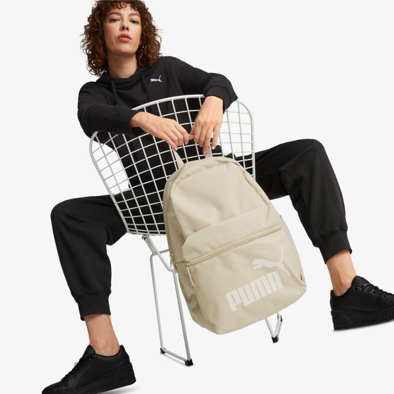 Beiger Rucksack von Puma, stilvolles Design, geräumig und funktional. Perfekt für Alltag und Freizeit.