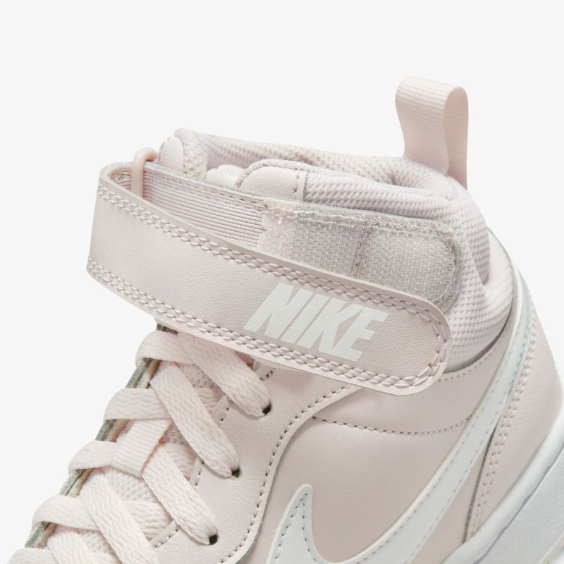 Stilvoller Nike High-Top-Sneaker in Rosa mit Klettverschluss und Schnürung, modischer Komfort für jeden Tag.