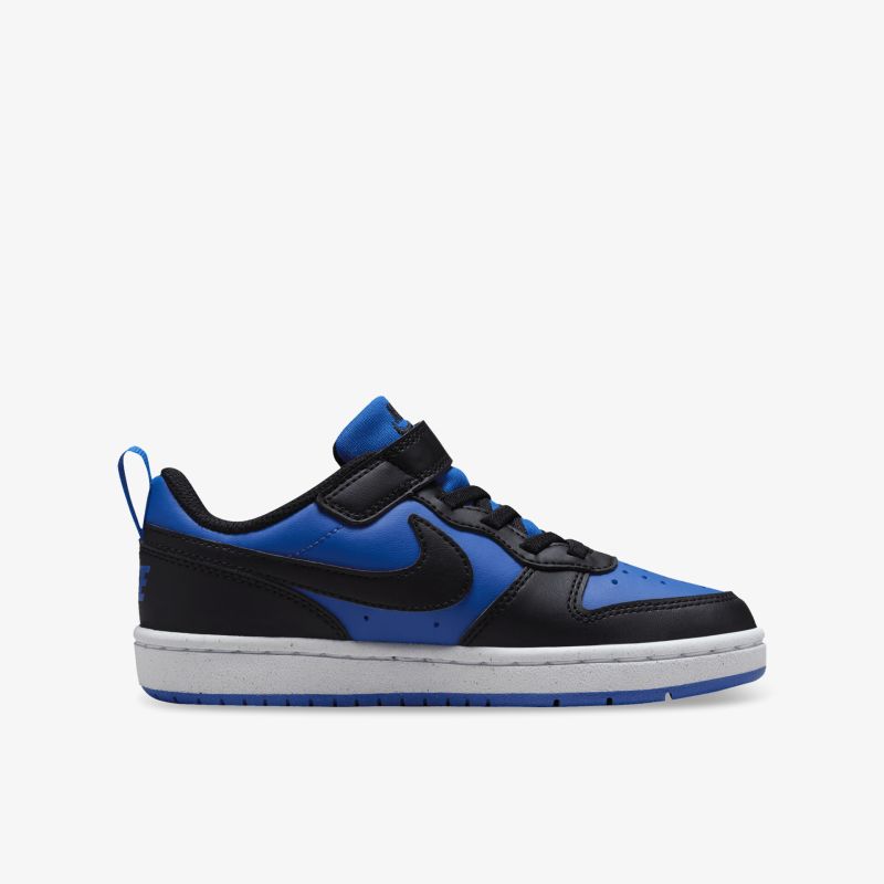 Sportlicher schwarzer und blauer Sneaker mit robuster Sohle und bequemer Passform, ideal für den Alltag