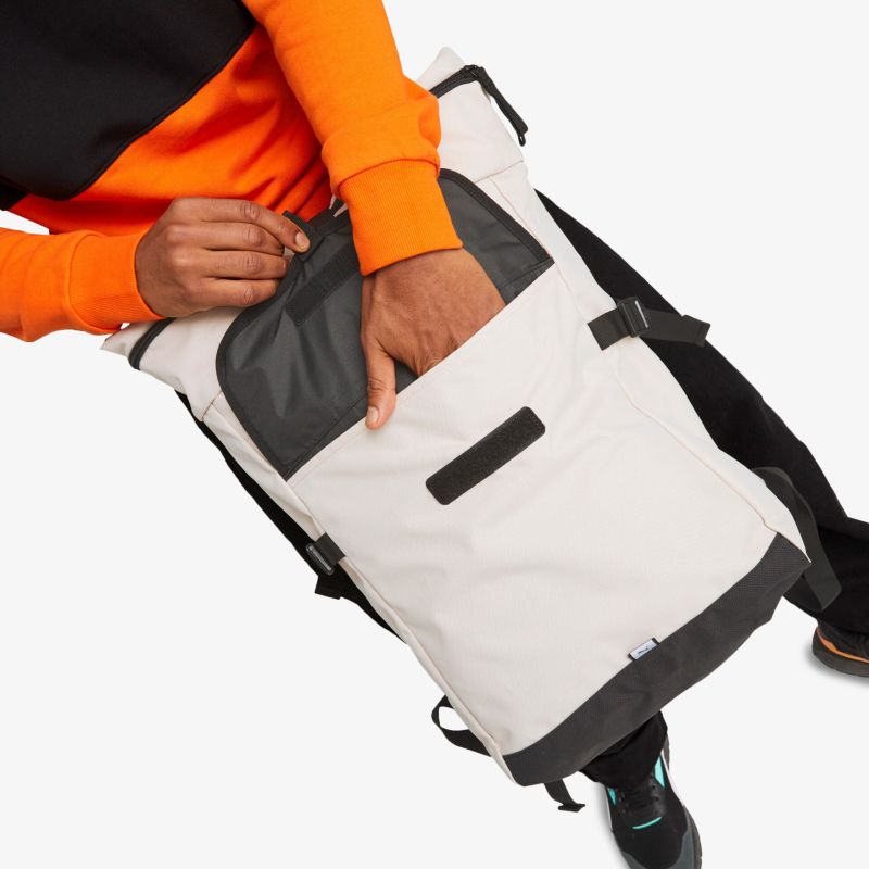 Moderner und stilvoller Rucksack, ideal für Alltag und Reisen, mit praktischem Stauraum.