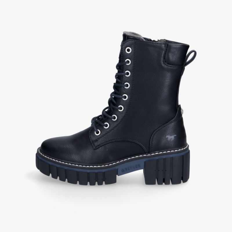 Schwarzer Schnürstiefel mit Profilsohle und seitlichem Reißverschluss, ideal für einen robusten und modischen Look.