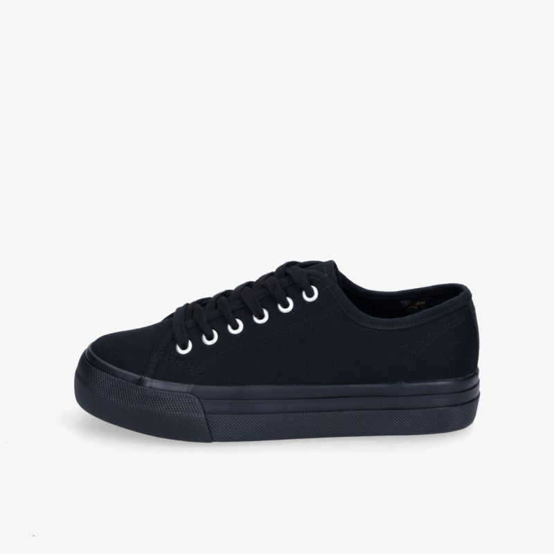 Schwarzer Sneaker mit niedrigem Schaft und robustem Design. Ideal für den täglichen Tragekomfort.