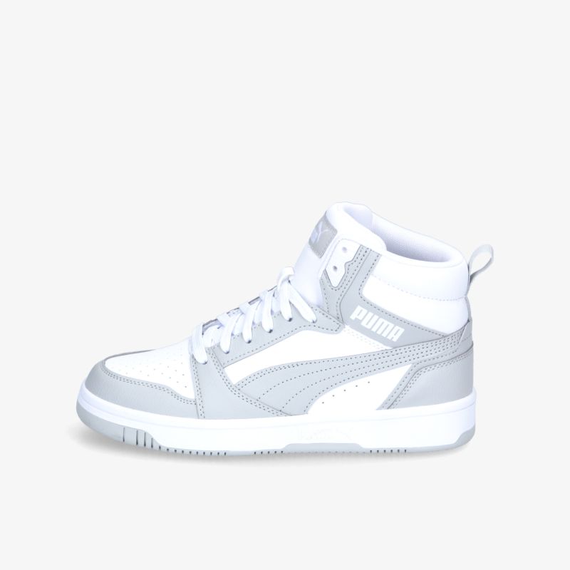 Moderner weiß-grauer Mid-Top Schuh in sportlichem Design für stilvolle Auftritte.