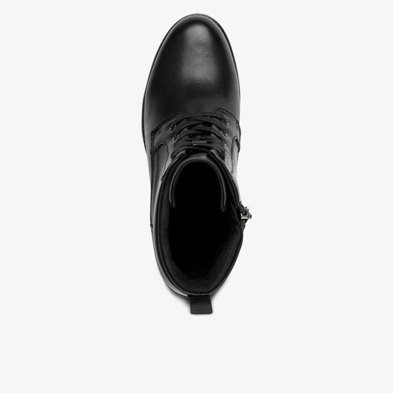 Eleganter schwarzer Lederschuh mit klassischer Schnürung und robuster Verarbeitung in Draufsicht von oben