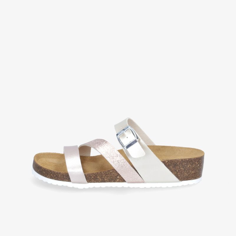 Stylische Sandale mit dreifarbigen Riemen und bequemer Korksohle, perfekt für sommerliche Freizeitaktivitäten.