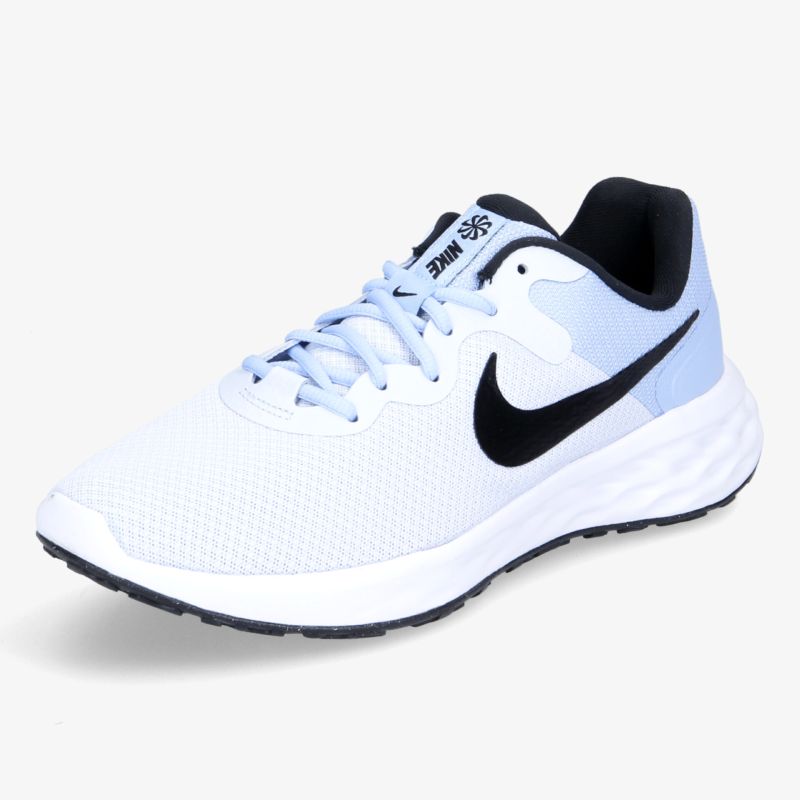 Weißer Nike Sportschuh mit schwarzem Logo, atmungsaktives Material für hohen Komfort und Flexibilität.