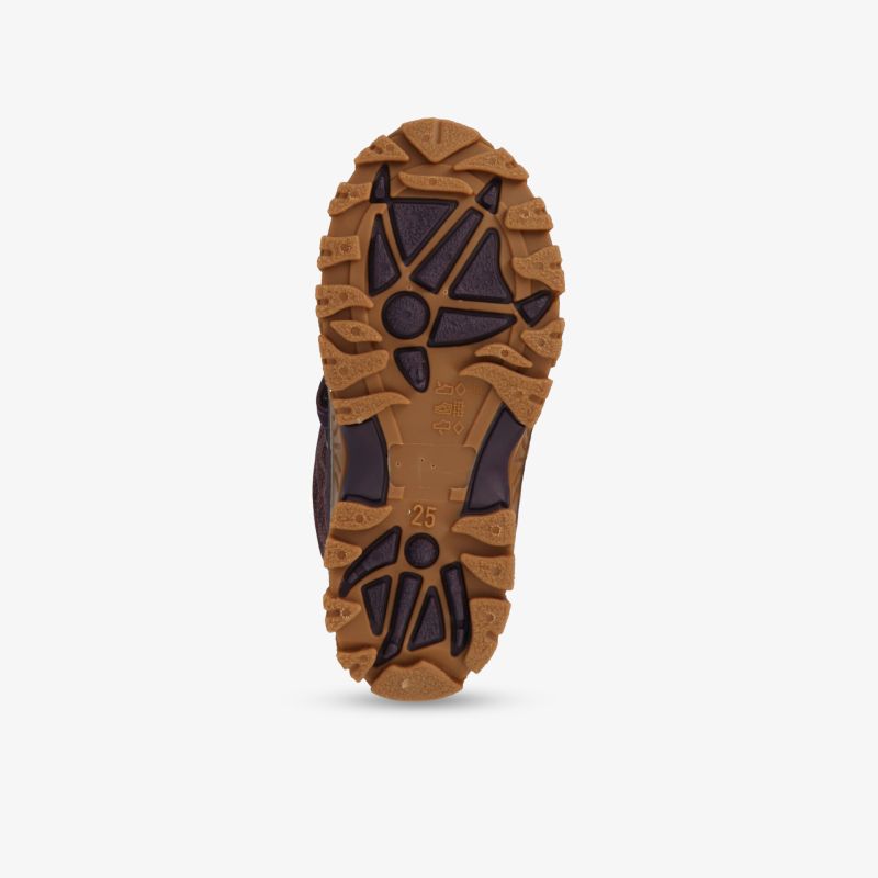 Robuste braune Schuhsohle mit profiliertem rutschfestem Design für optimale Trittsicherheit