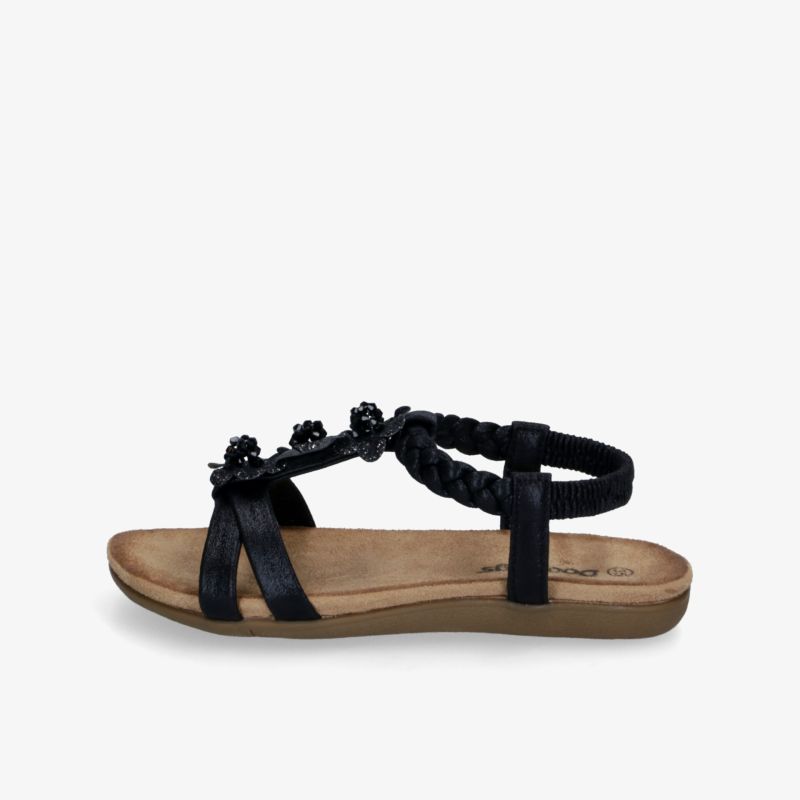 Elegante schwarze Sandale mit Blumenverzierung und flexiblem Fußbett, ideal für den Sommer.