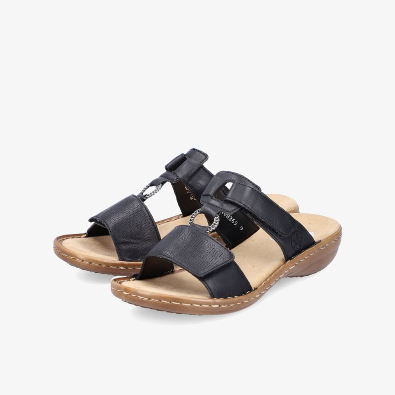 Elegante, bequeme Sandalen mit robustem Sohlenprofil und verstellbaren Riemen für optimalen Tragekomfort.