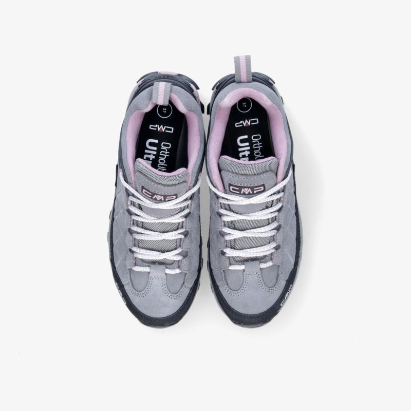 Modische graue Sneakers mit lila Akzenten und robuster Sohle, perfekt für Komfort und urbanen Stil.