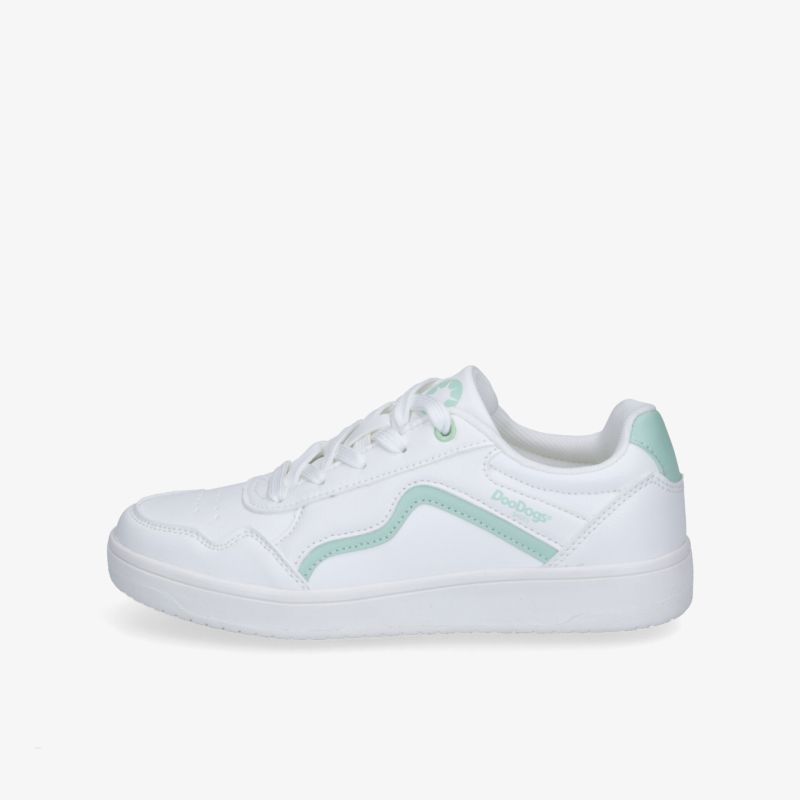 Eleganter weißer Sneaker mit seitlicher Ansicht, dezente Minzdetails und sportlicher, bequemer Passform
