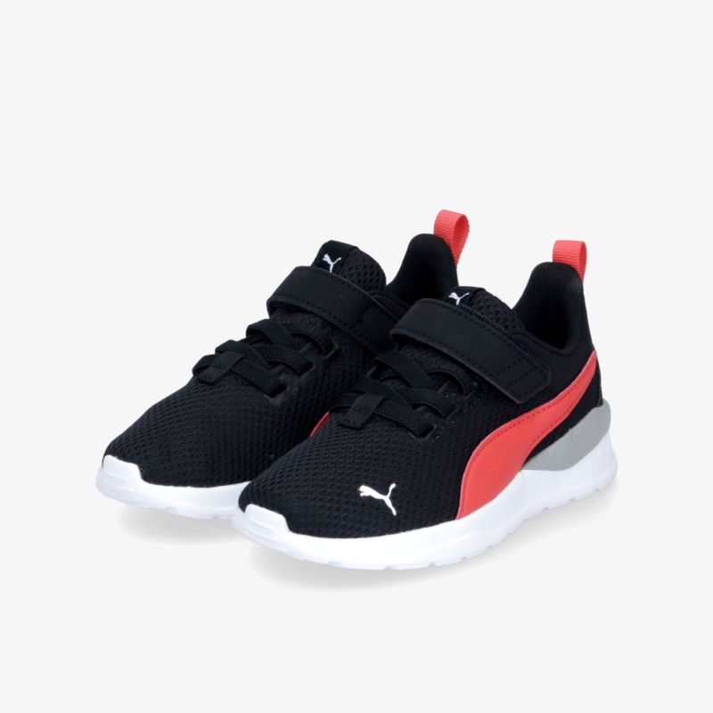 Leichte Sportschuhe mit atmungsaktivem Material, flexiblem Sitz und rutschfester Sohle, modernes Design in Schwarz und Rot