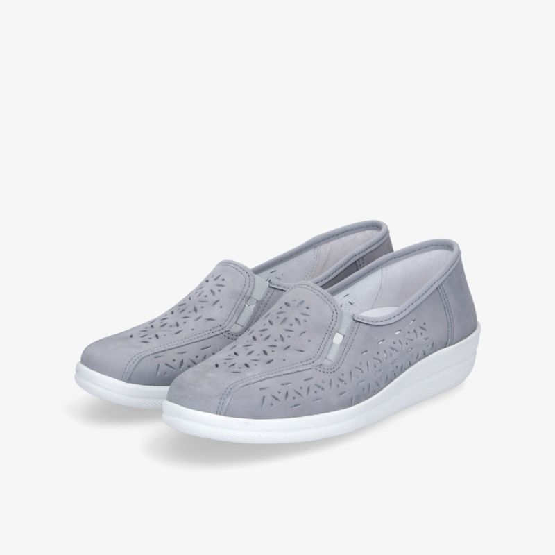 Graue Slip-On-Sneakers mit rutschfester Sohle und modernem Muster, ideal für Komfort und Stil.