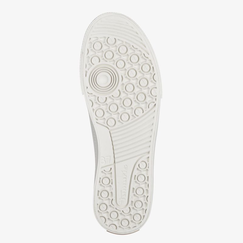 Weißes Schuhprofil mit rutschfester, flexibler und robuster Laufsohle für optimalen Halt und Komfort