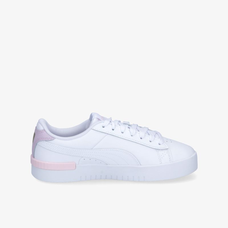 Moderner weißer Sneaker mit rosa Akzenten seitlich, bequeme Passform und strapazierfähiges Material sichtbar