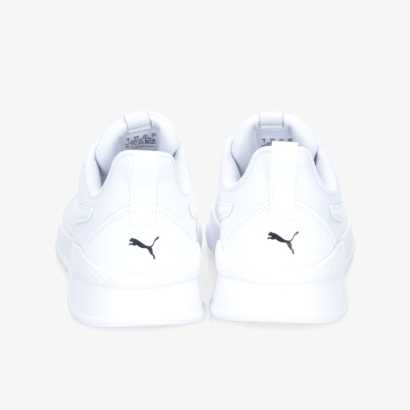 Weiße Sneaker-Rückansicht mit auffälligem Markenlogo, ideal für sportlichen Stil und Komfort.