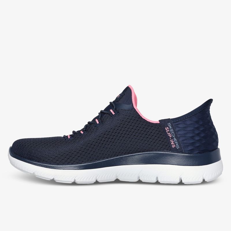 Bequeme, leichte und atmungsaktive Sneakers in Dunkelblau mit weißer Sohle für sportlichen Komfort.