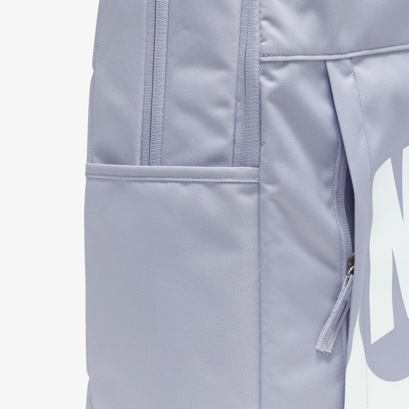 Hochwertiger Rucksack in elegantem Design mit praktischen Taschen und robusten Reißverschlüssen