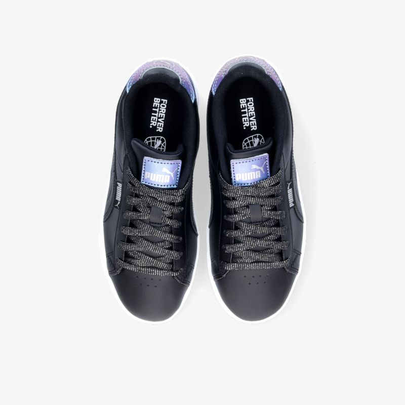 Moderne schwarze Sneaker mit komfortabler Passform und rutschfester Sohle, ideal für sportlichen Stil.