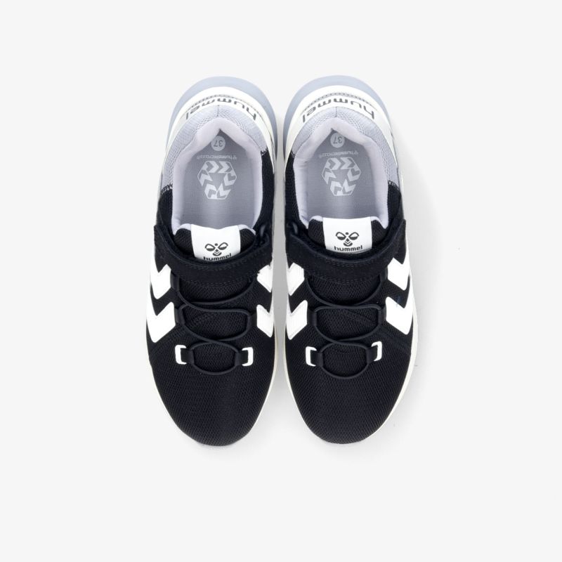 Moderne schwarz-weiße Sneaker mit stilvollem Design und Komfort, ideal für den täglichen Einsatz.