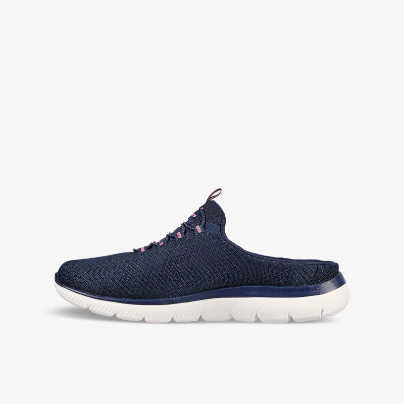 Leichter navy blauer Slip-on Schuh mit atmungsaktivem Obermaterial und flexibler weißer Laufsohle