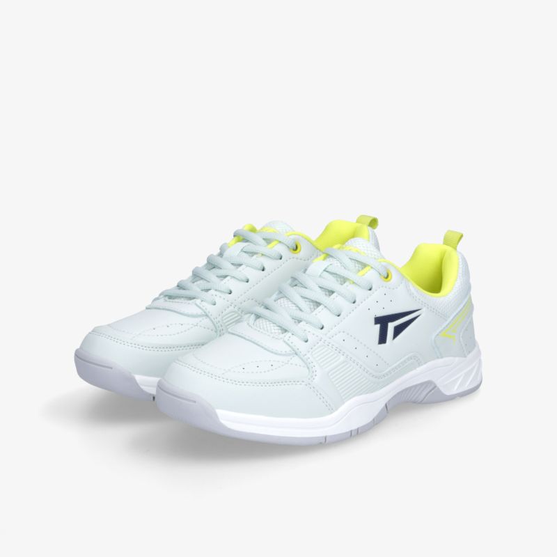 Weißes Sneaker-Paar mit sportlichem Design, gepolsterter Innensohle und rutschfester Sohle für hohen Tragekomfort