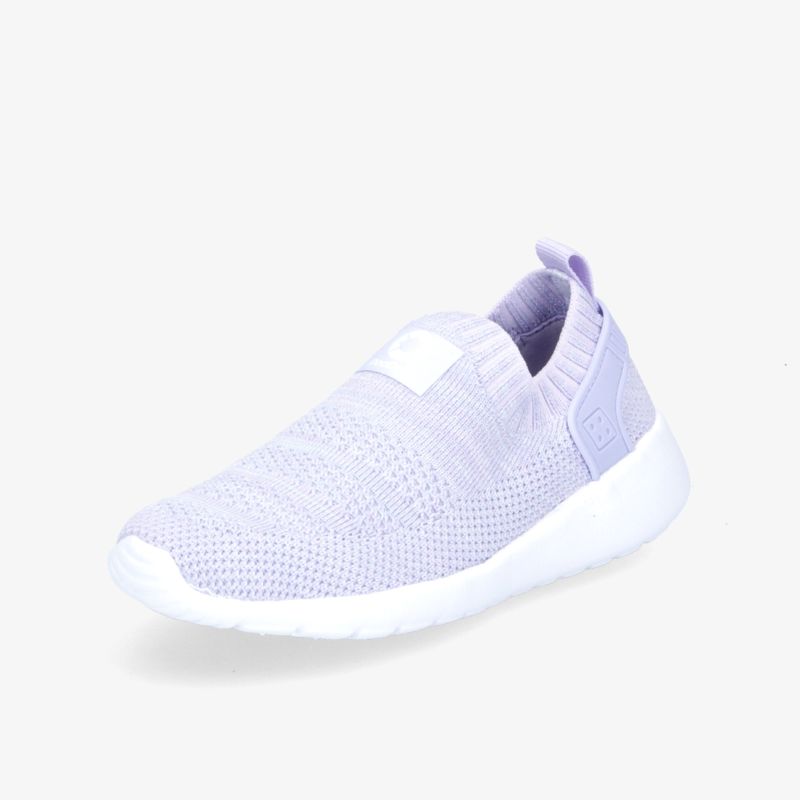 Leichter slip-on Sneaker in Flieder mit elastischem Mesh-Obermaterial und rutschfester Sohle. Komfort pur.