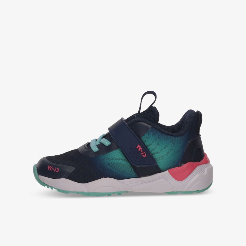 Stylischer Sneaker mit gepolsterter Sohle und verstellbarem Riemen für optimalen Komfort und sicheren Halt.