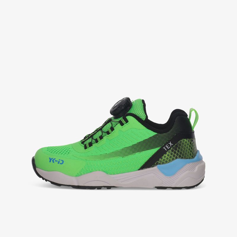 Moderner grüner Sneaker mit Schnellschnürsystem und bequemer Passform, ideal für sportliche Aktivitäten.