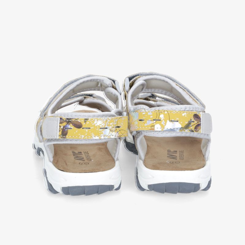 Verstellbare Sandalen mit rutschfester Sohle und modischem Design für vielseitige Freizeit- und Outdoor-Aktivitäten.