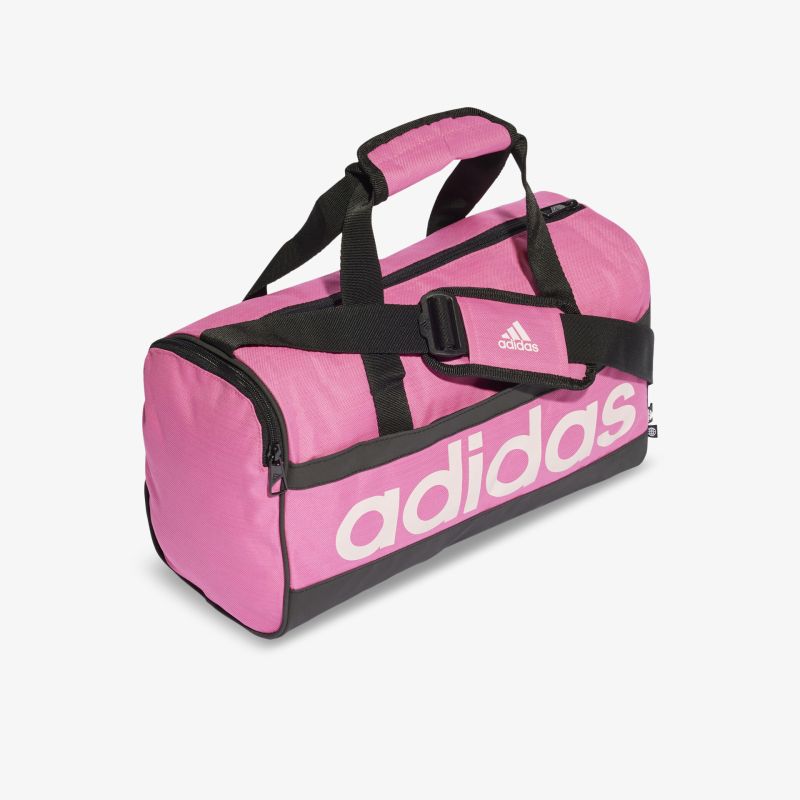 Robuste pinke Adidas Sporttasche mit großem Logo, ideal für Fitness und Reisen. Vielseitig und kompakt.