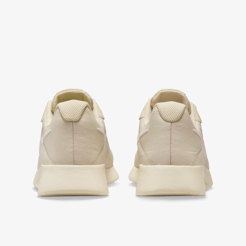 Elegante und bequeme Sneakers in stilvollem Design mit robustem Material für jeden Tag.