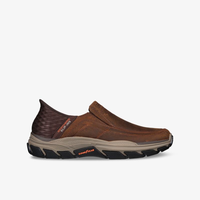 Bequemer brauner Freizeit-Schlupfschuh mit flexibler, rutschfester Sohle und atmungsaktivem Material