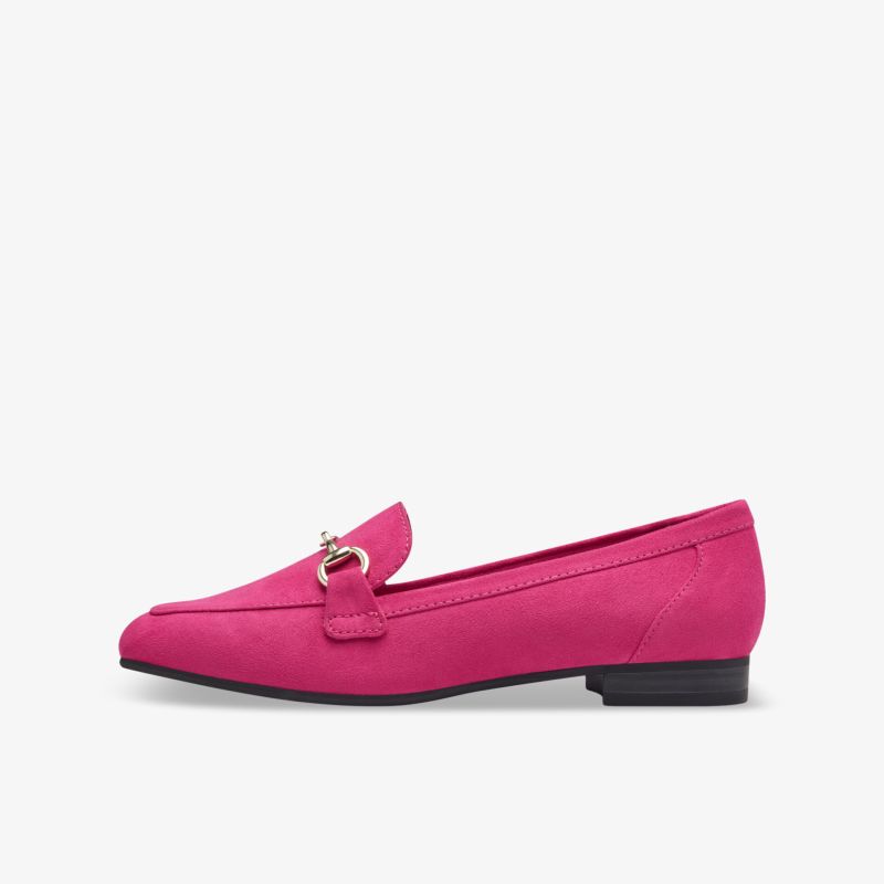Eleganter pinkfarbener Loafer in seitlicher Ansicht mit flachem Absatz und hochwertigem Material
