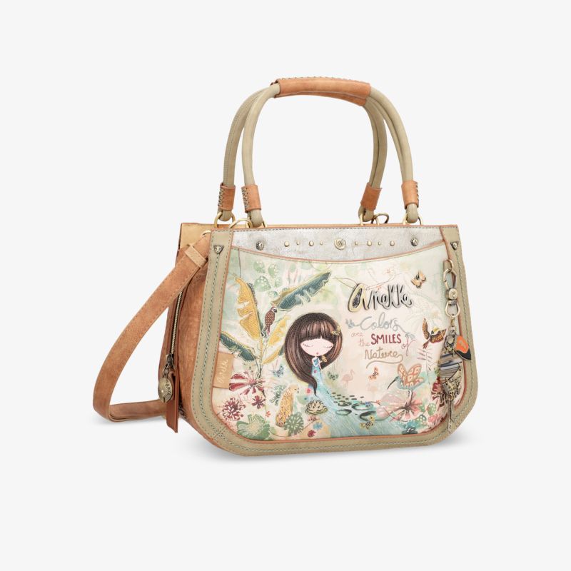 Stilvolle Handtasche mit einzigartigem Design und praktischem Tragegurt, perfekt für den modischen Alltag.