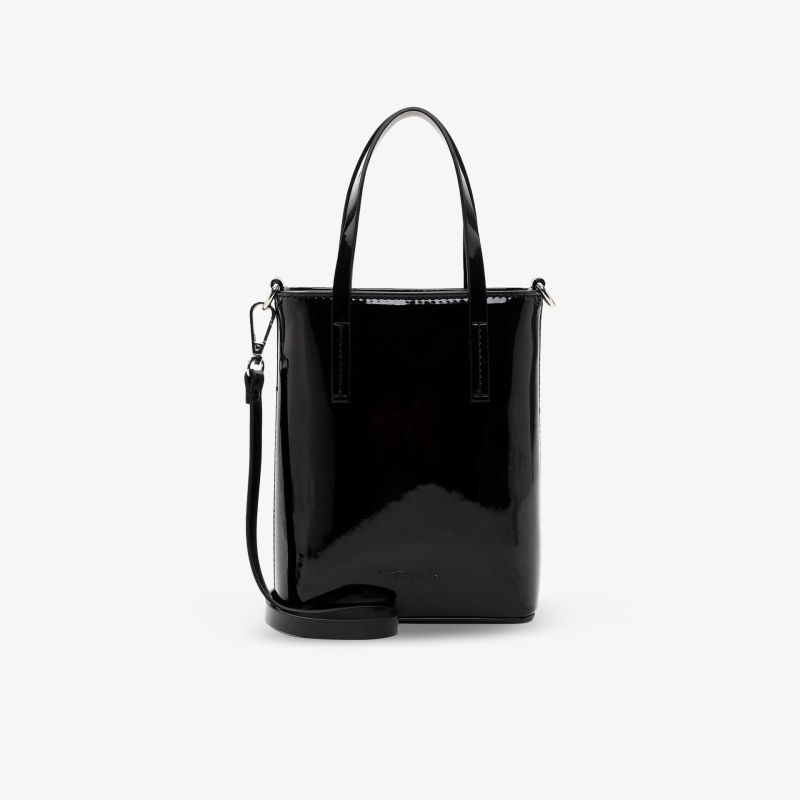 Elegante schwarze Handtasche mit glänzender Oberfläche und praktischem abnehmbarem Schulterriemen