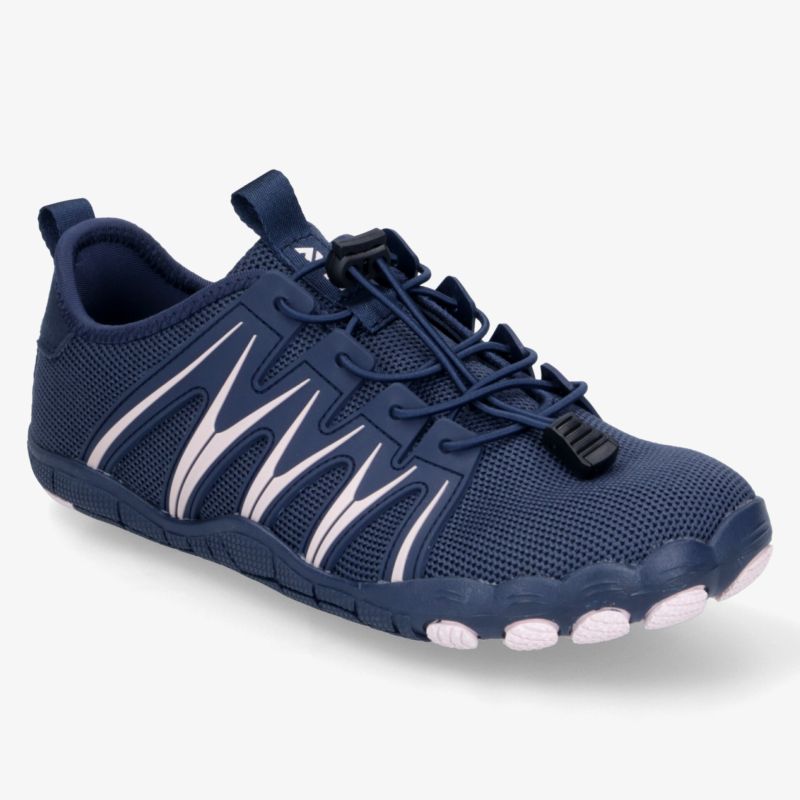 Bequemer, flexibler blauer Schuh mit atmungsaktivem Mesh und rutschfester Sohle für sportliche Aktivität.