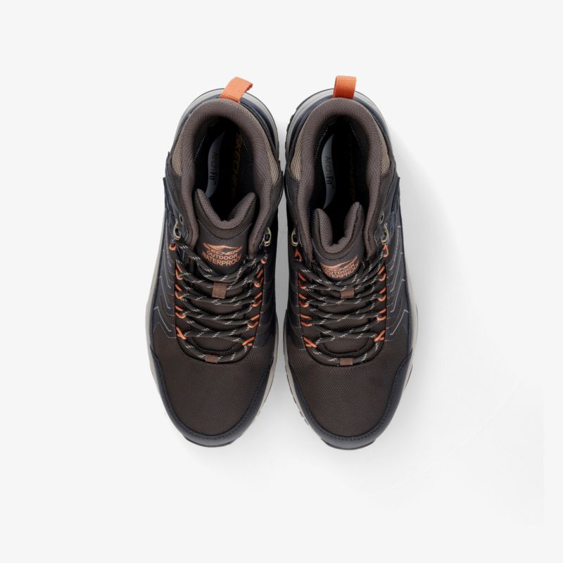 Hochwertige Outdoor-Schuhe in Braun, ideal für Abenteuer und Freizeitaktivitäten mit griffiger Sohle.