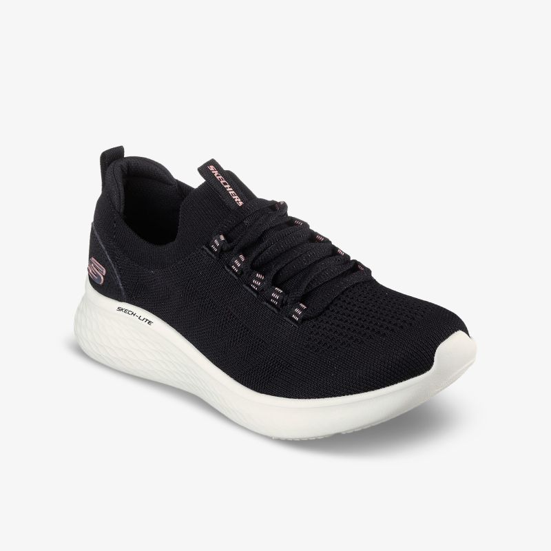 Schwarzer Sneaker mit weißer Sohle und modernem Design. Perfekt für Style und Komfort im Alltag.