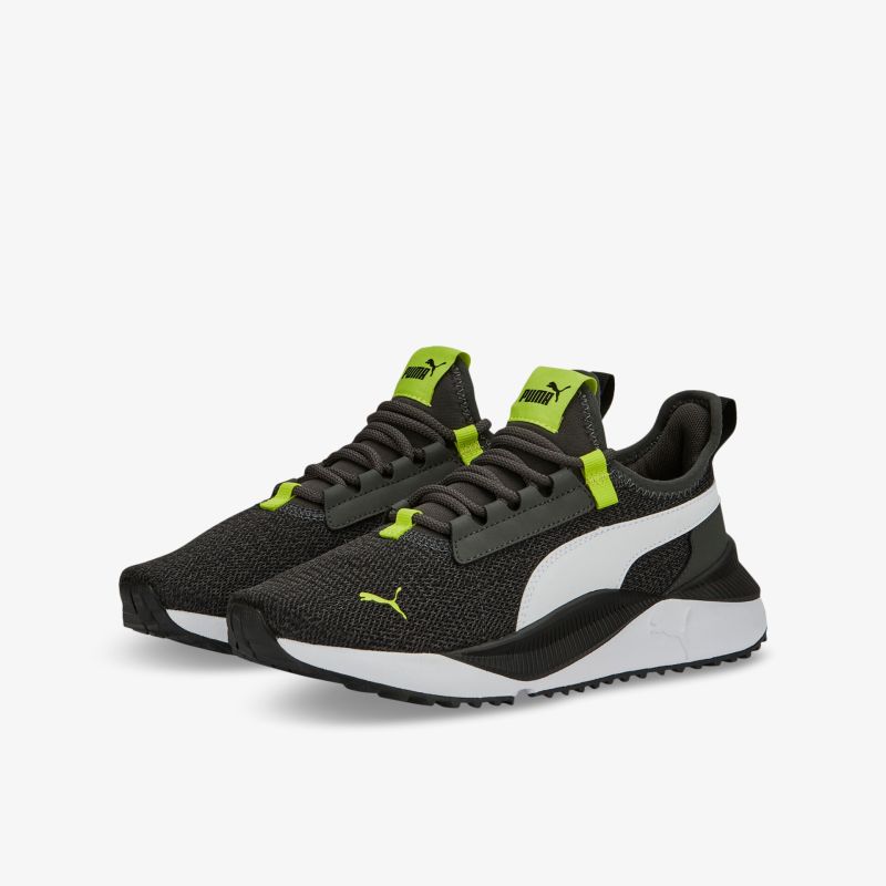 Stylische schwarze Sneaker mit neon Details, atmungsaktives Material und moderner Look für täglichen Komfort.