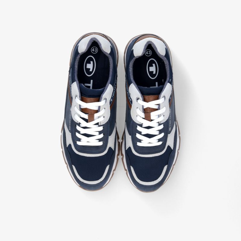 Bequeme, sportliche Schuhe mit weißer Schnürung und modernem Design in navy und weiß