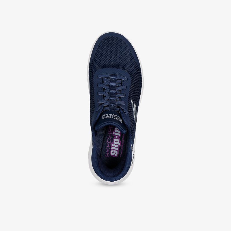 Blauer leichter Laufschuh mit atmungsaktivem Material und schnürung, perfekte Passform und hoher Tragekomfort